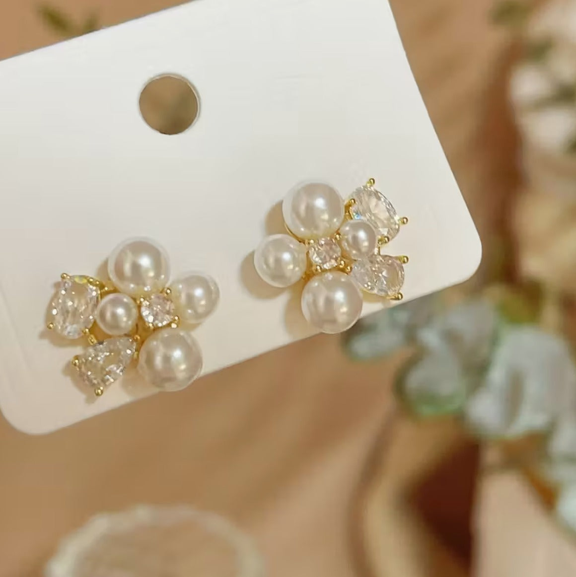 Pearl cluster stud earrings - AR-154