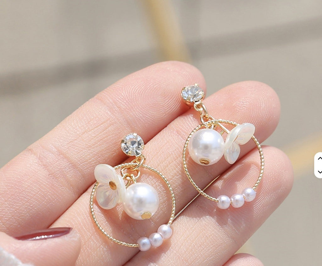 Butterbliss Pearl Earrings - AR-133
