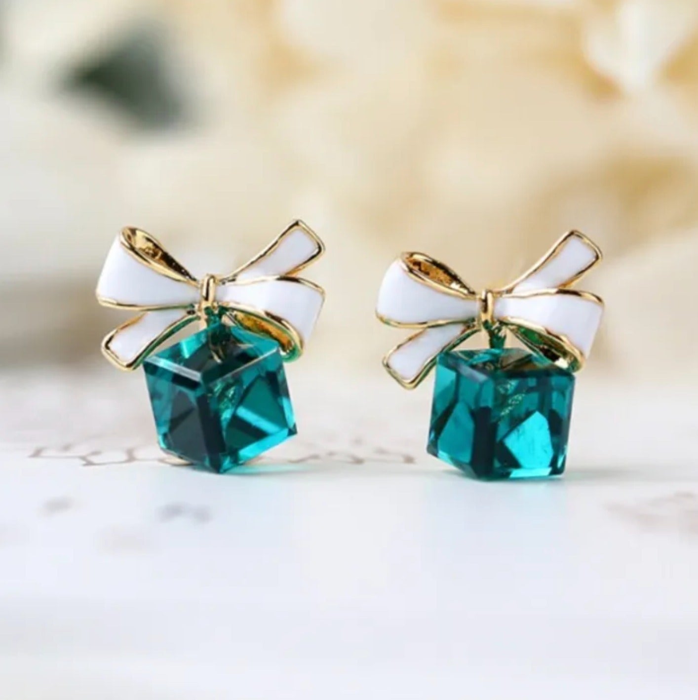 Green Bow Crystal Drop Earring - AR-139