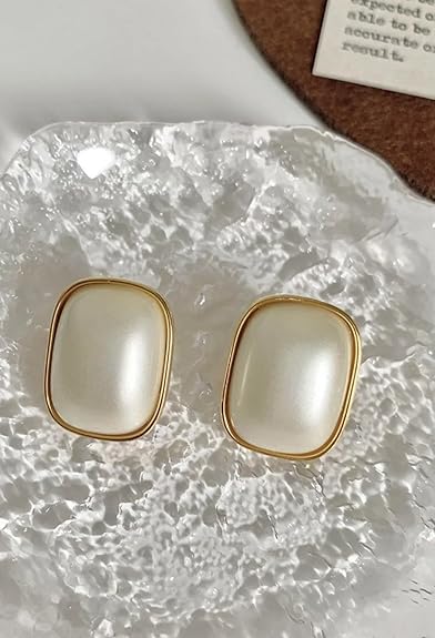 Gold Frame Oval Pearl Stud Earrings - AR - 179