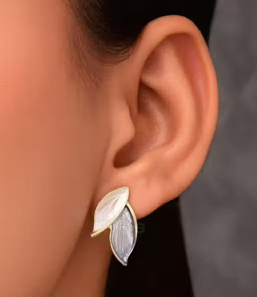 Dual-tone leaf earrings - AR-161