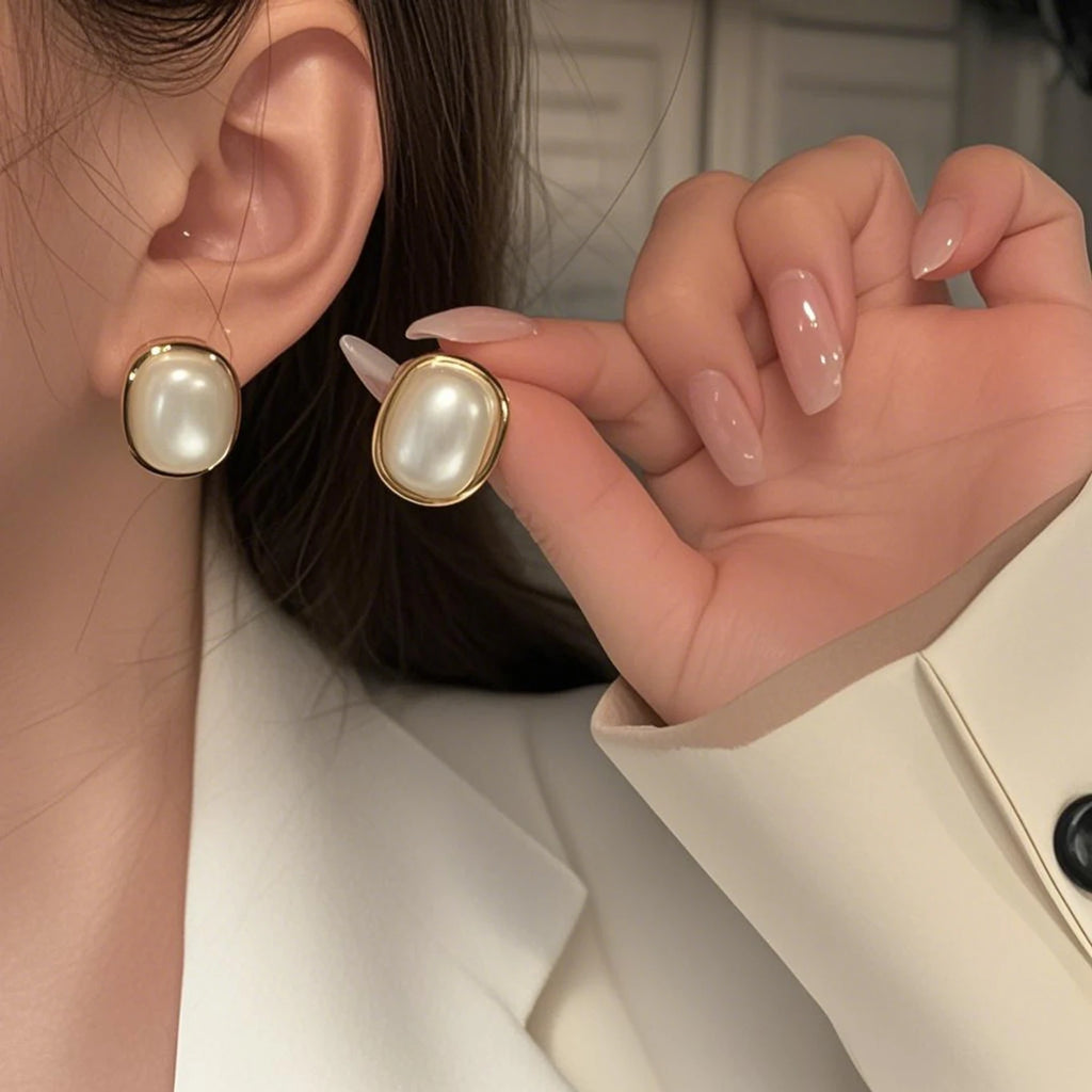 Gold Frame Oval Pearl Stud Earrings - AR - 179