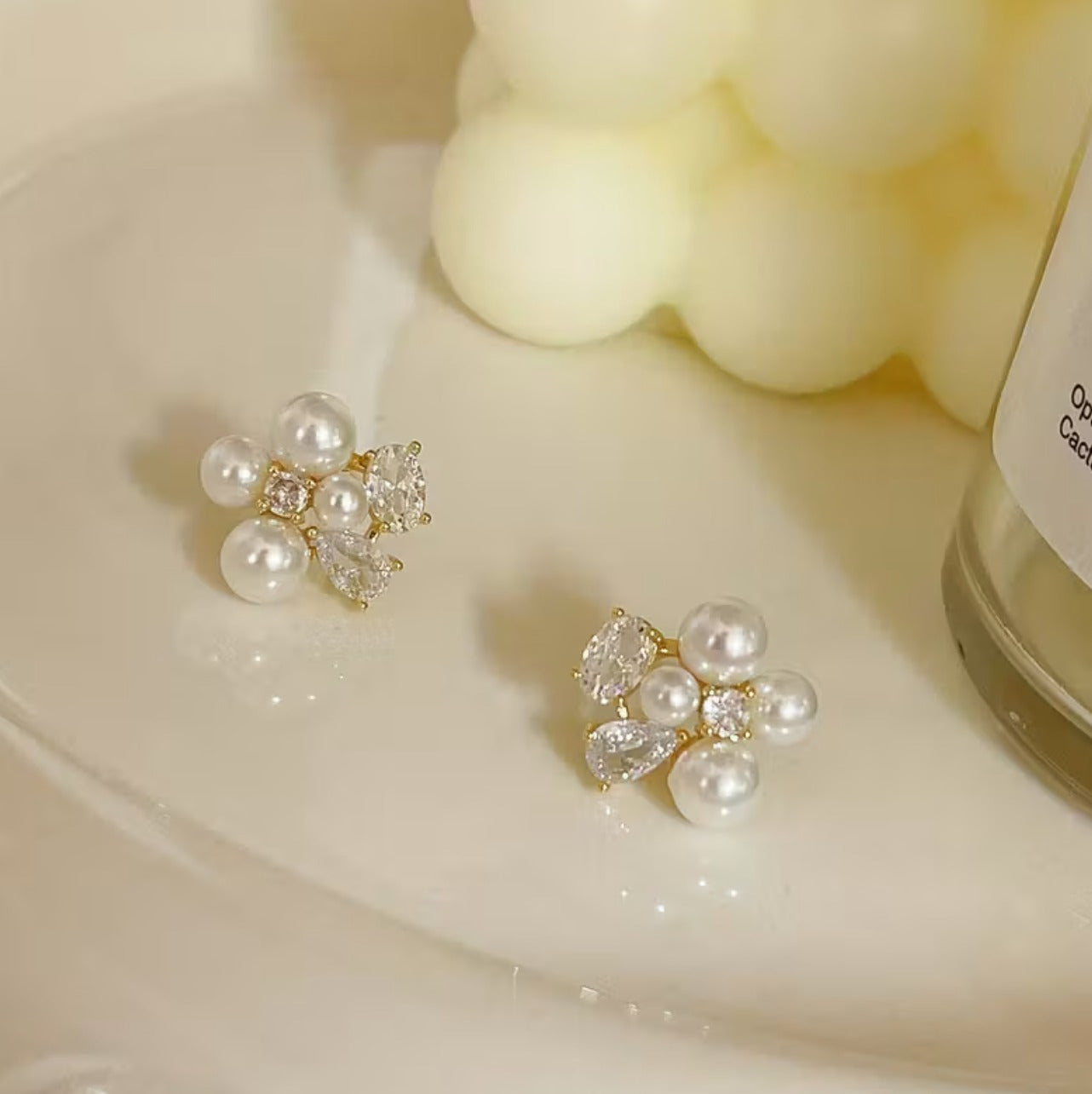 Pearl cluster stud earrings - AR-154