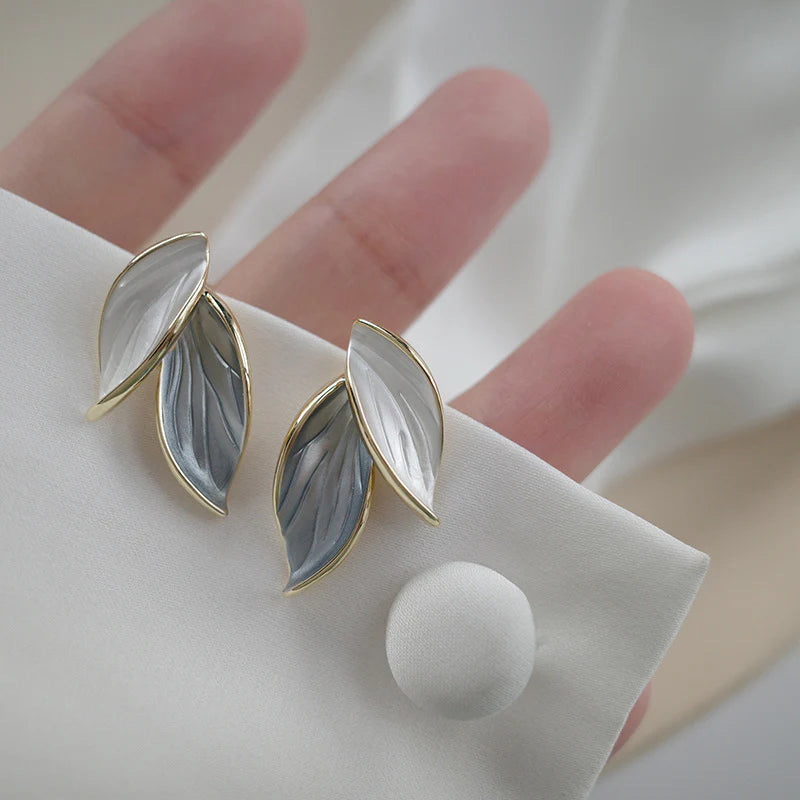 Dual-tone leaf earrings - AR-161