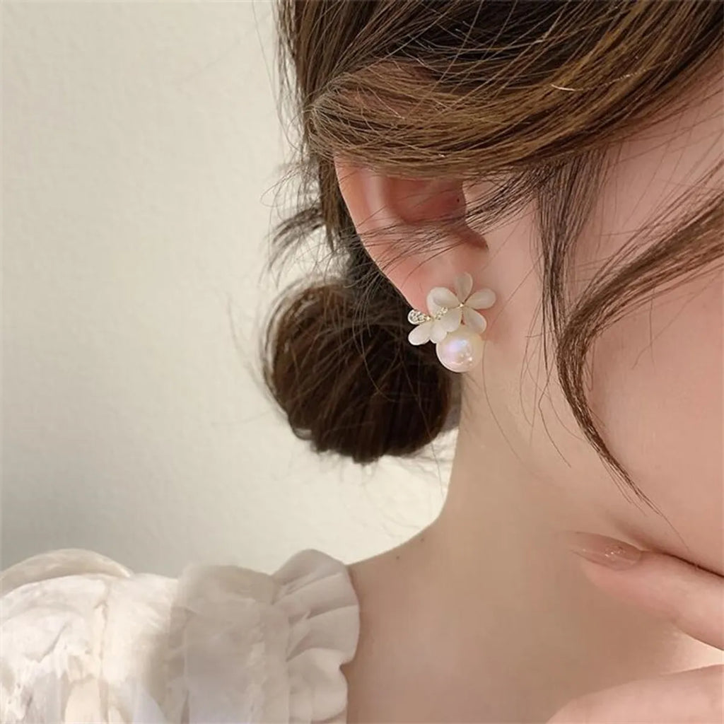 Pearl Flower Stud Earrings - AR-41