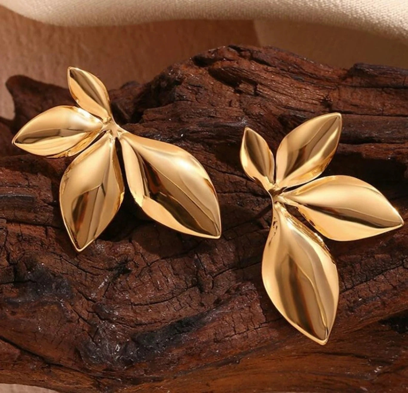 Gold Leaf Petal Stud Earrings - AR - 192