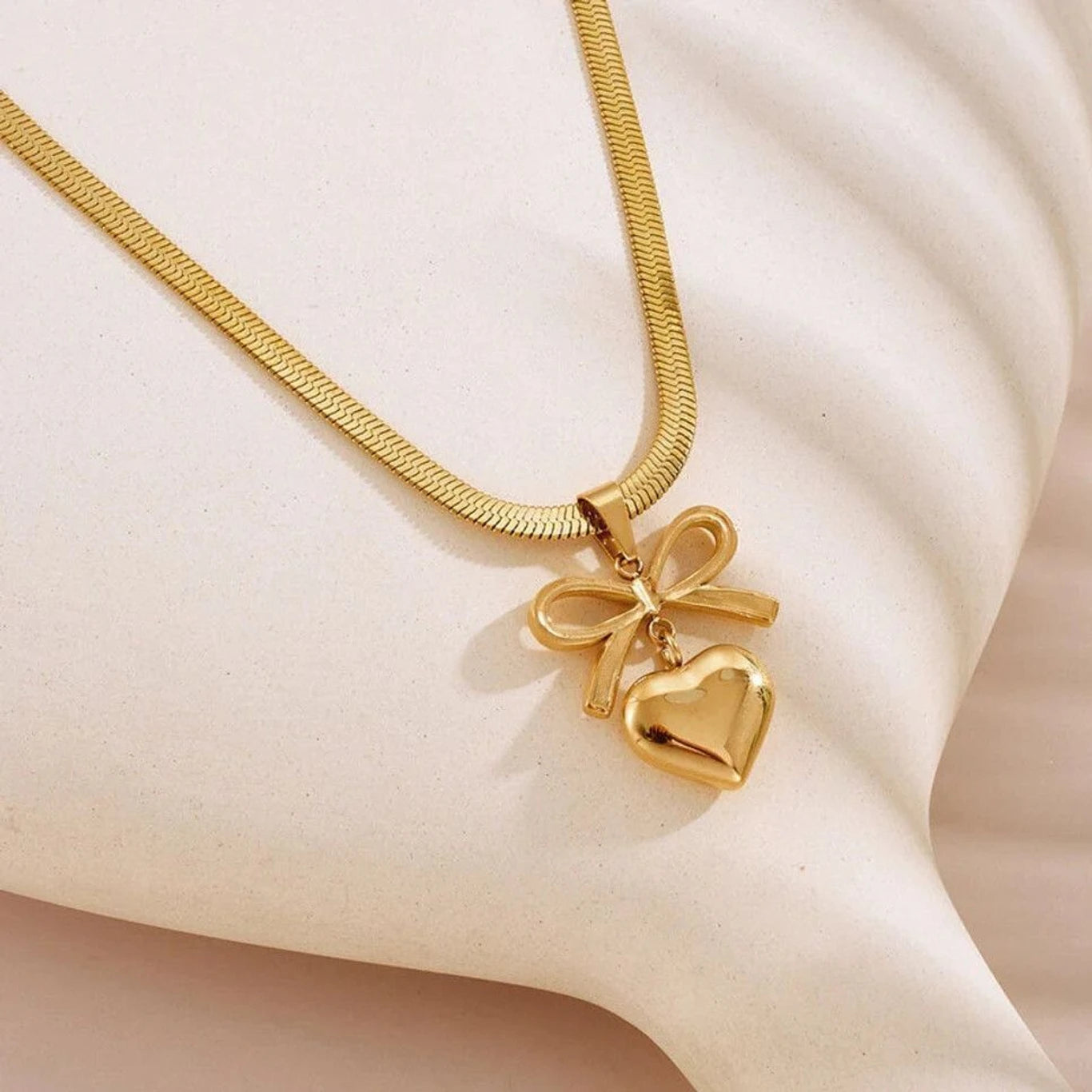 Golden Love Knot Necklace - NK-01