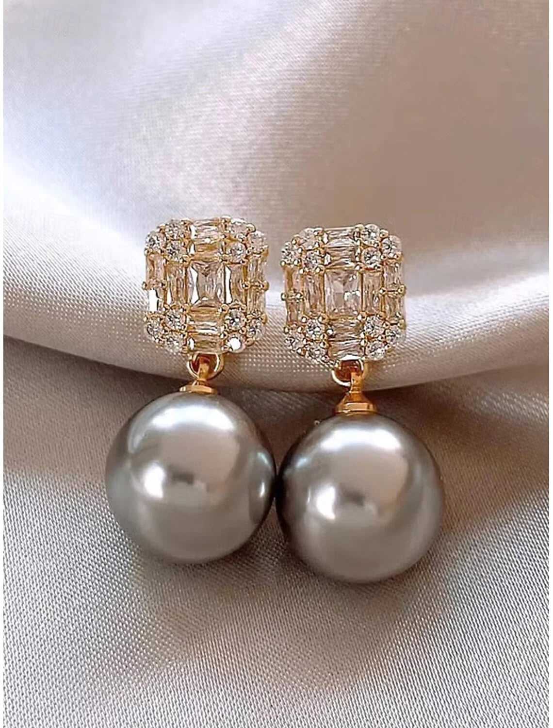 Empress Luxe Pearl Earrings - AR-131