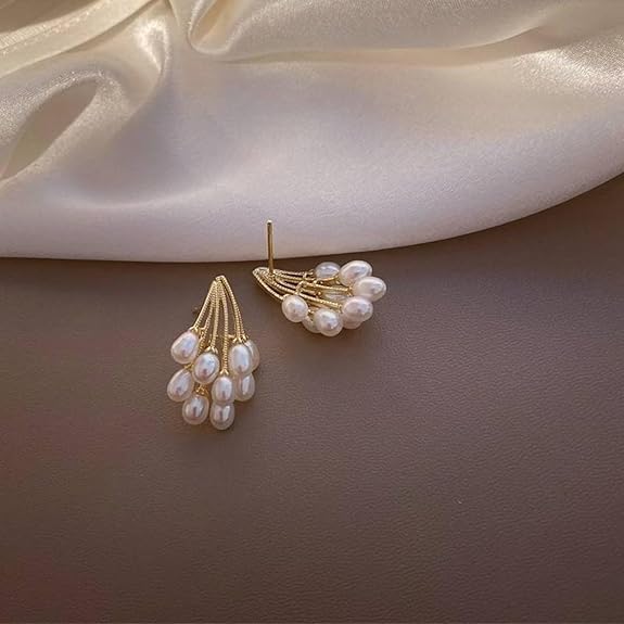 Bunch Of Grapes Gold Plated Stud Earrings - AR-21