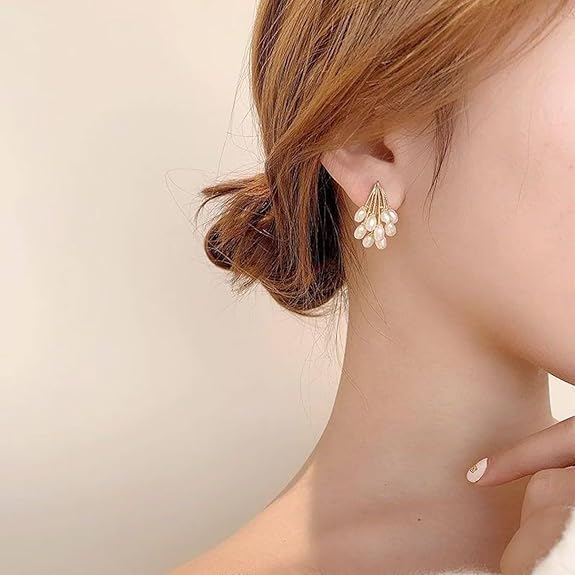 Bunch Of Grapes Gold Plated Stud Earrings - AR-21