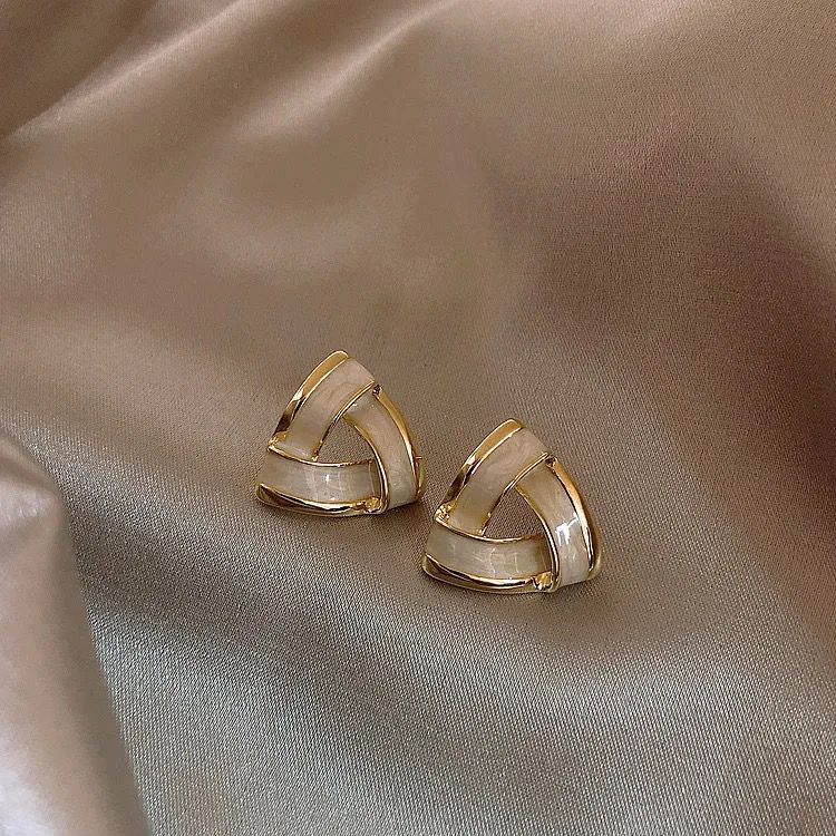 Ivory Knot Elegance Earrings - AR-168