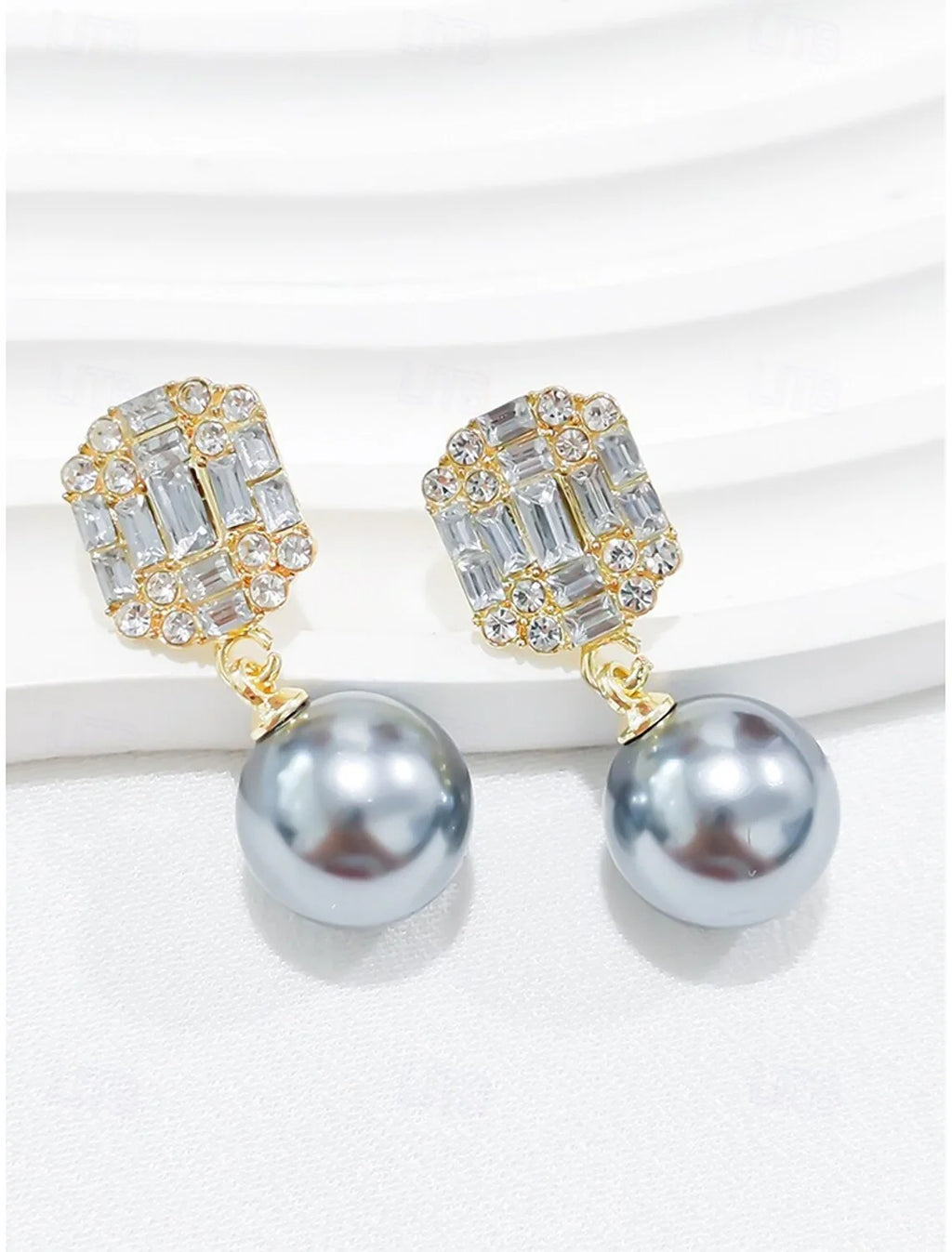 Empress Luxe Pearl Earrings - AR-131