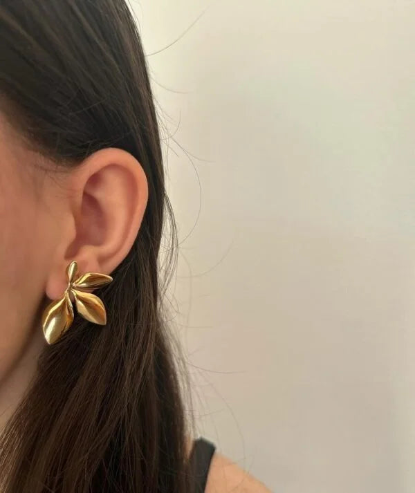 Gold Leaf Petal Stud Earrings - AR - 192