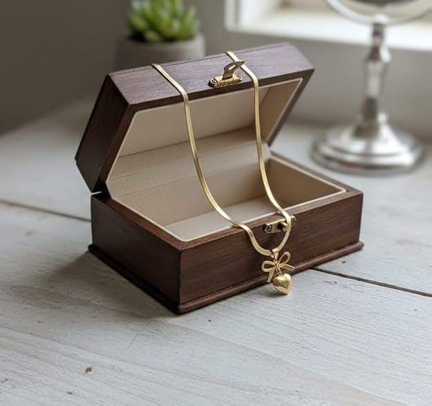 Golden Love Knot Necklace - NK-01
