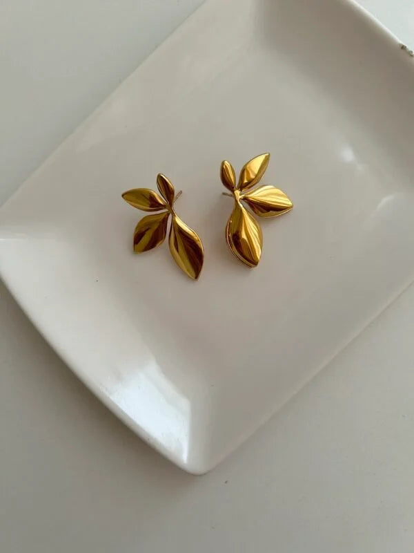 Gold Leaf Petal Stud Earrings - AR - 192