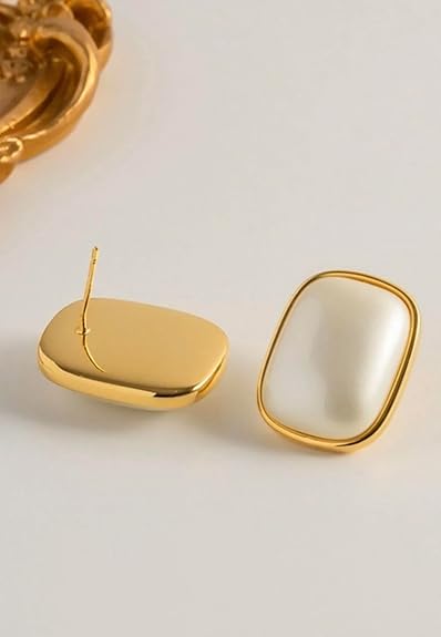Gold Frame Oval Pearl Stud Earrings - AR - 179