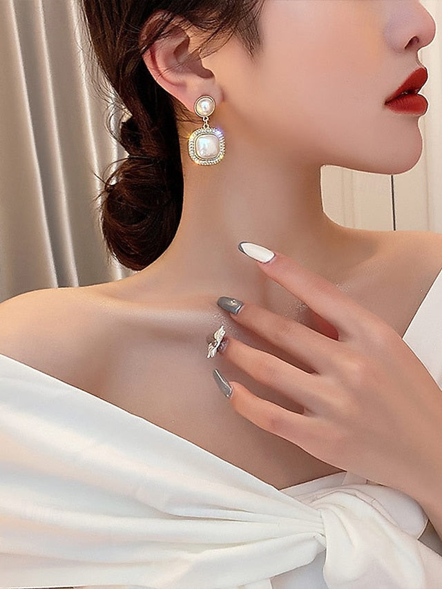 Gold-Plated Square Drop Earrings - AR-105